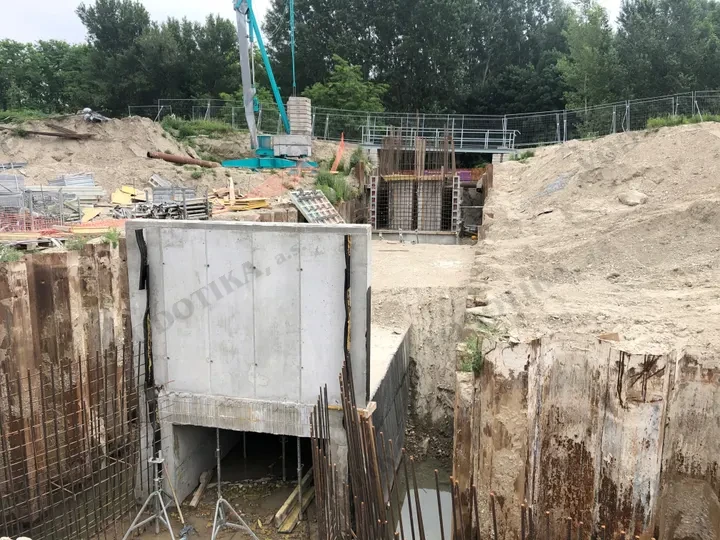Diaľnica D4 R7 – Kompenzačné opatrenie : Sprietočnenie Biskupického ramena – Obr. 4 - výstavba (apríl 2019)