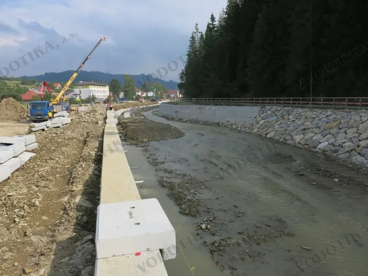 Nová Bystrica – úprava toku – Obr. 10 - počas výstavby (september 2015)