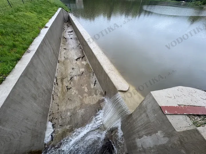 Rekonštrukcia - Tajch Nová Baňa – Obr. 15 - po rekonštrukcii (apríl 2025)