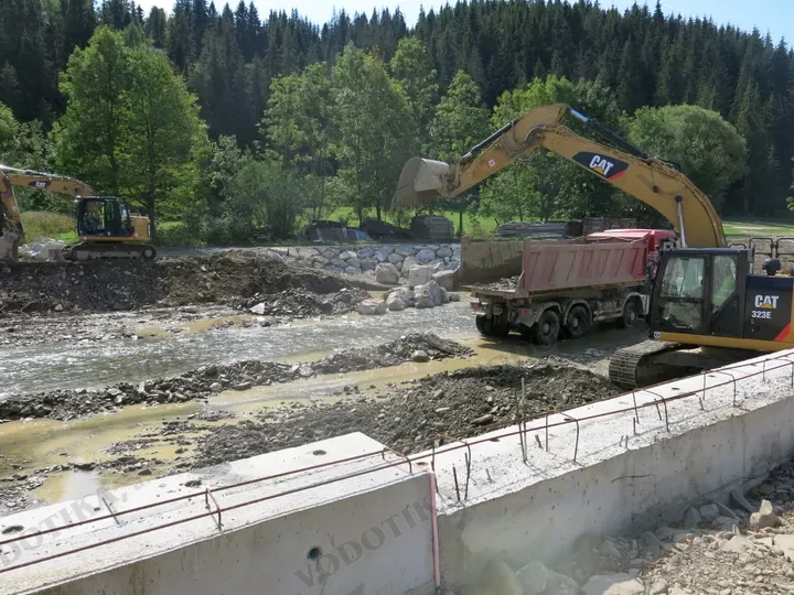 Nová Bystrica – úprava toku – Obr. 8 - počas výstavby (august 2015)