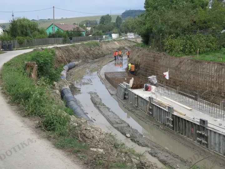 Turá Lúka – úprava kapacity Myjavy v rkm 66,83 – 70,10 – Obr. 17 - počas výstavby (september 2015)